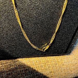 Gold vintage Beautiful 14k GP. 20” chain 5.74 grams. Will not turn. Shiny